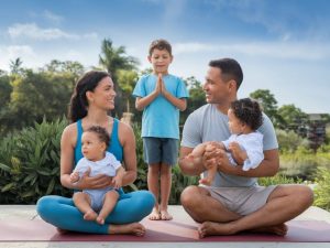 Les bienfaits du yoga en famille pour une meilleure harmonie